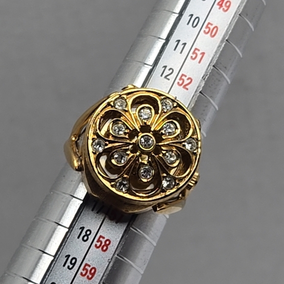 Rare Vintage Bucherer Swiss Ring Quartz Watch Crystals Gold Plated New Battery - Picture 6 of 10